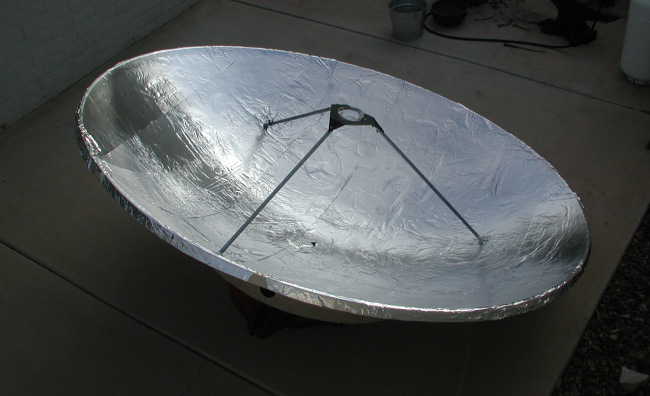 Eight foot solar cooker