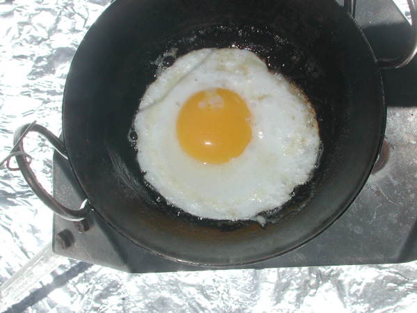 Frying egg